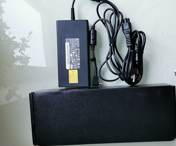 Acer Nitro 7 150 W power supply, a 2.5-inch disk mount arrived