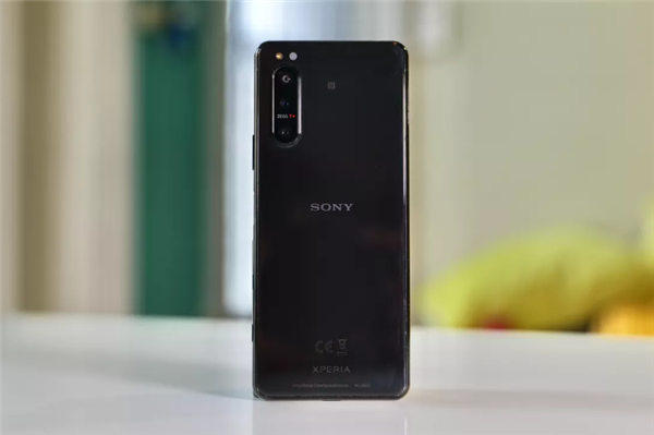 Sony Xperia 5 II teardown video reveals a graphite sheet for cooling the cameras