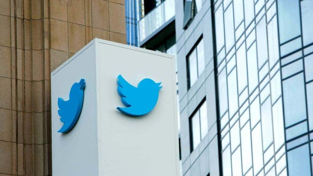 Twitter will automatically hide old tweets and add privacy protection tools