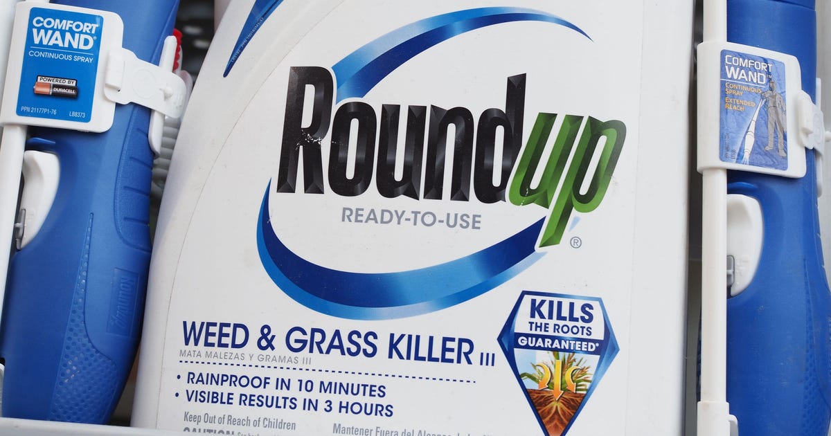 Roundup Weed Killer Settlement: Find Out if You're Eligible for Money From the $45 Million Payout Monsanto has agreed to the settlement amid claims it failed to make the herbicide's cancer risk clear.