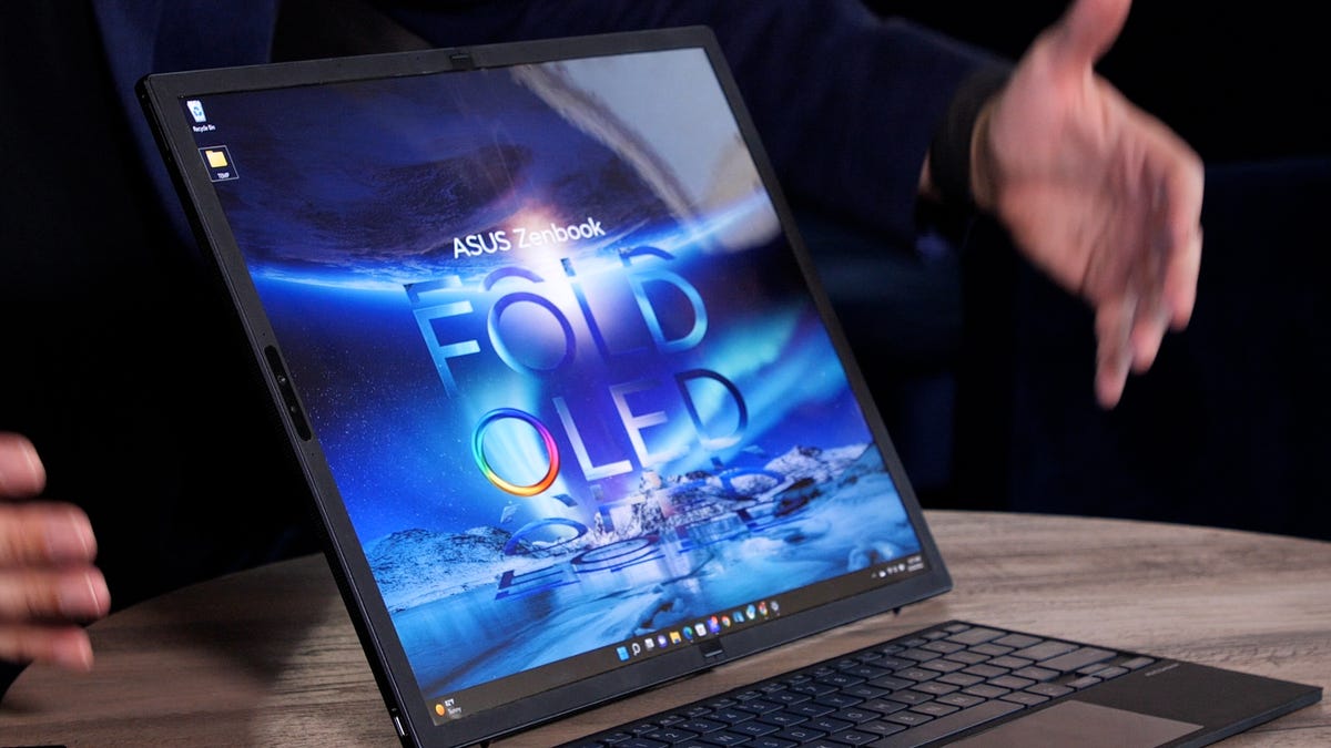 Hands-On With This Massive 17-Inch Folding OLED Screen PC From Asus Folding phones are almost mainstream now, but folding-screen PCs are still in the early-adopter phase.